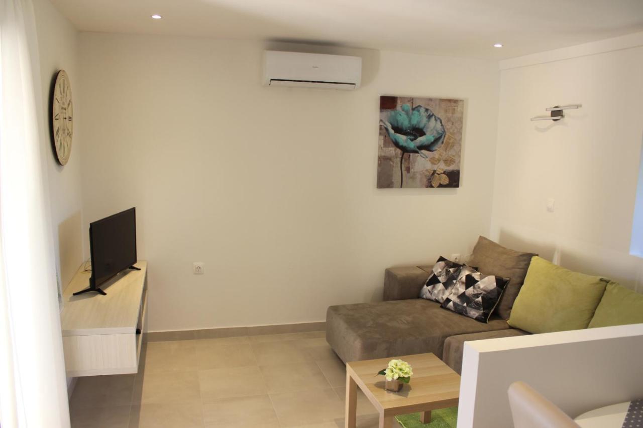 Apartments With A Parking Space Valbandon, Fazana - 7296 Štinjan Exterior foto